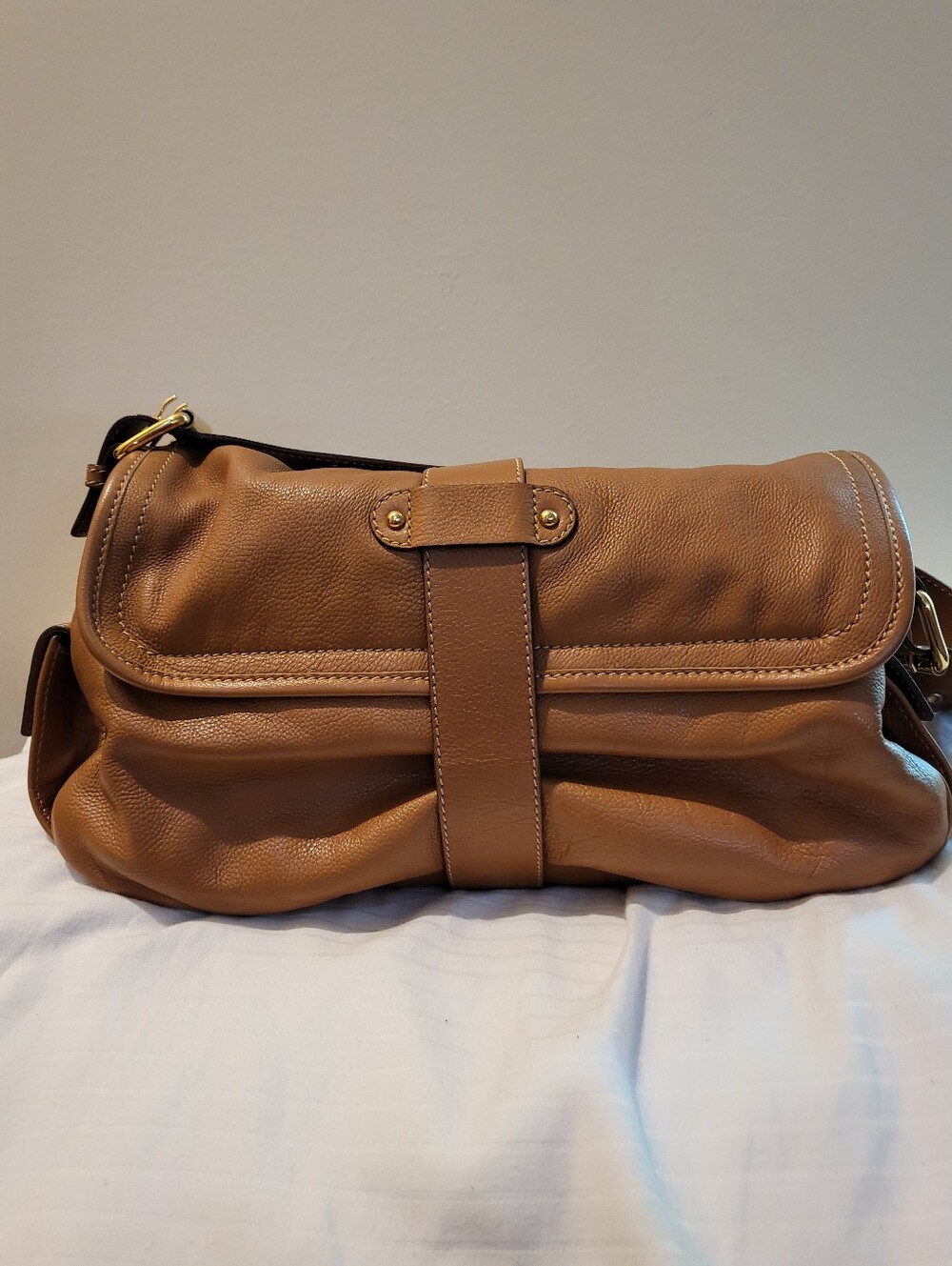 Marc Jacobs Tan Leather Shoulder Bag - Classic Buckle Detail - Picture 2 of 13
